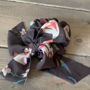 NWOT 4/25$ SCRUNCHIE ANTHROPOLOGIE VINEET BAHL